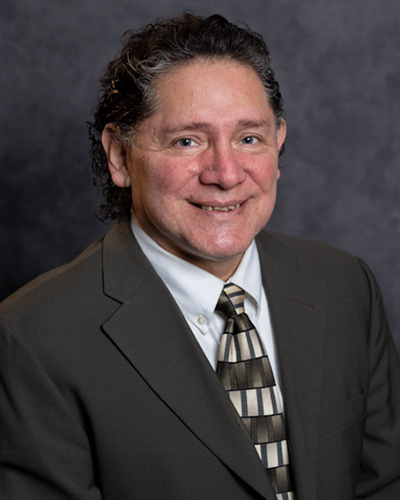 Carlos Calderon headshot
